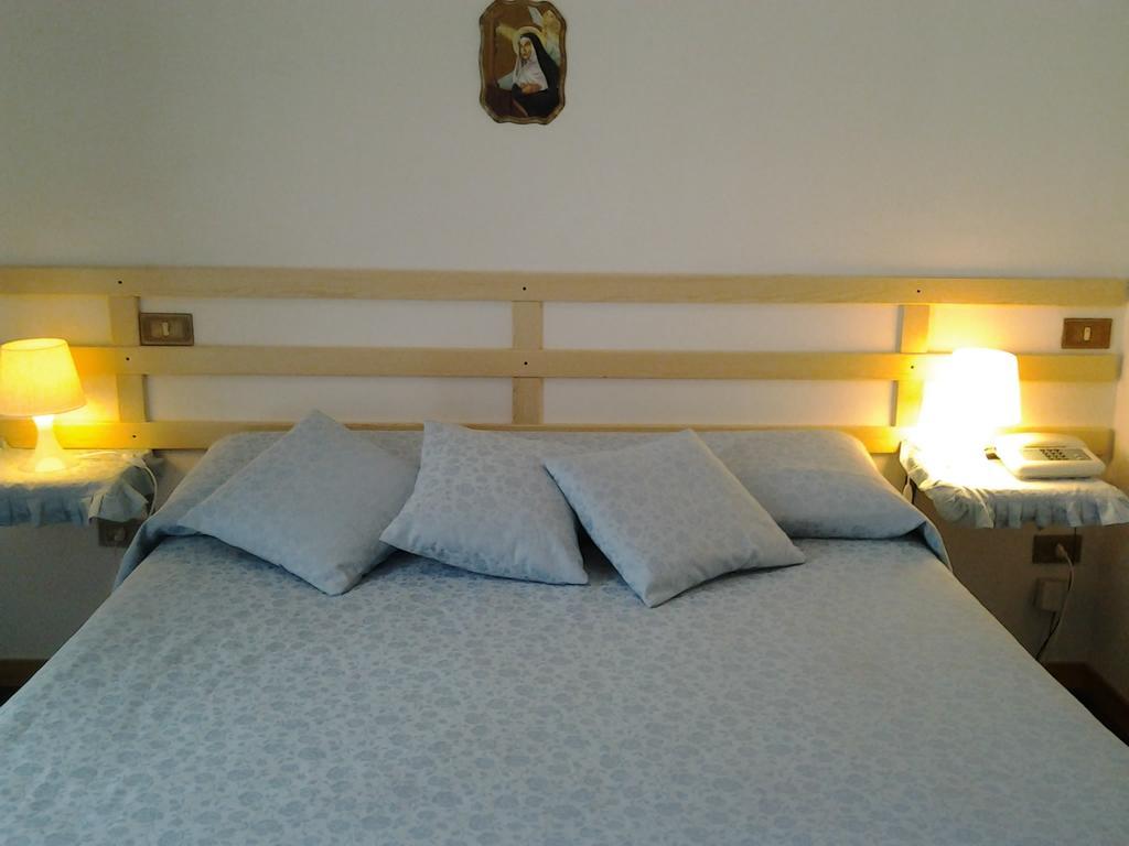 Hotel Villa Stella Cascia Room photo